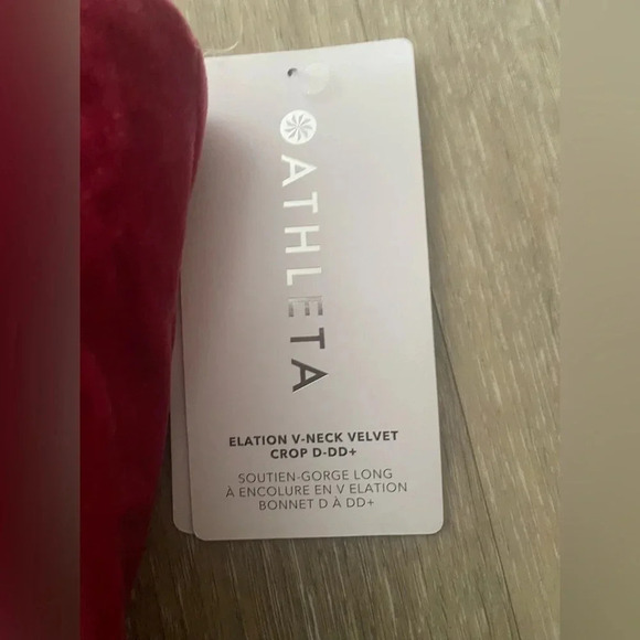Athleta Elevation V-Neck Velvet Crop D-DD+ NWT‎ - Picture 3 of 4